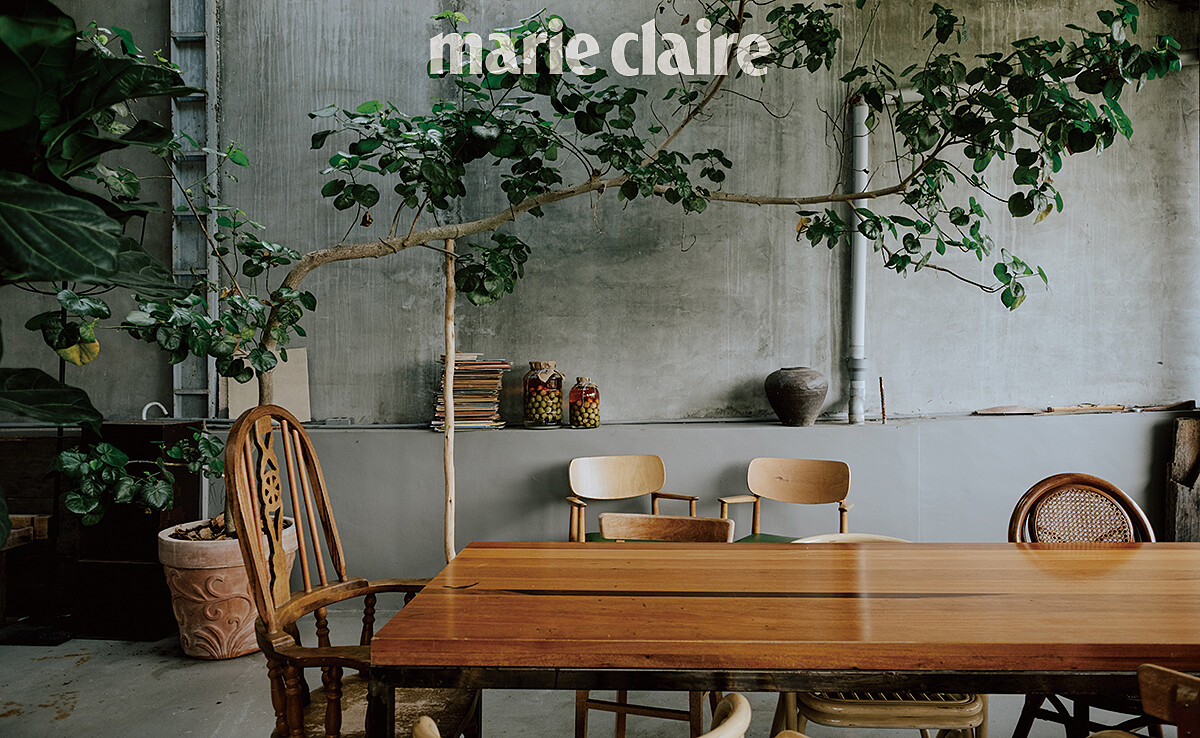 頂樓作為交誼空間使用，也是藍圖中的茶席空間，能舉辦茶席體驗活動，抑或是各式展覽場地。