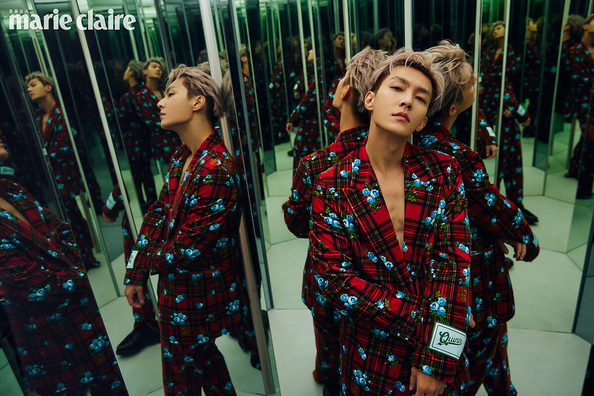 印花格紋西裝外套、印花格紋西裝褲、黑色皮革短靴，all by Tommy Hilfiger。