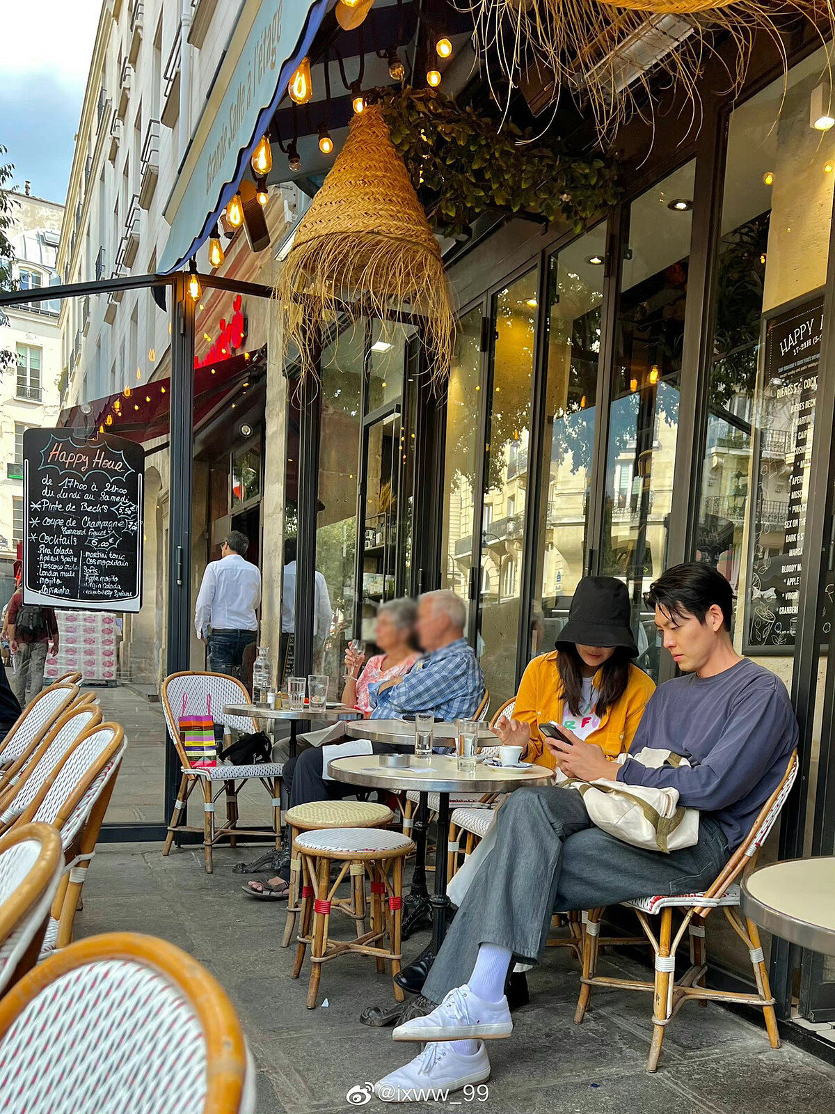 金宇彬與申敏兒同遊巴黎