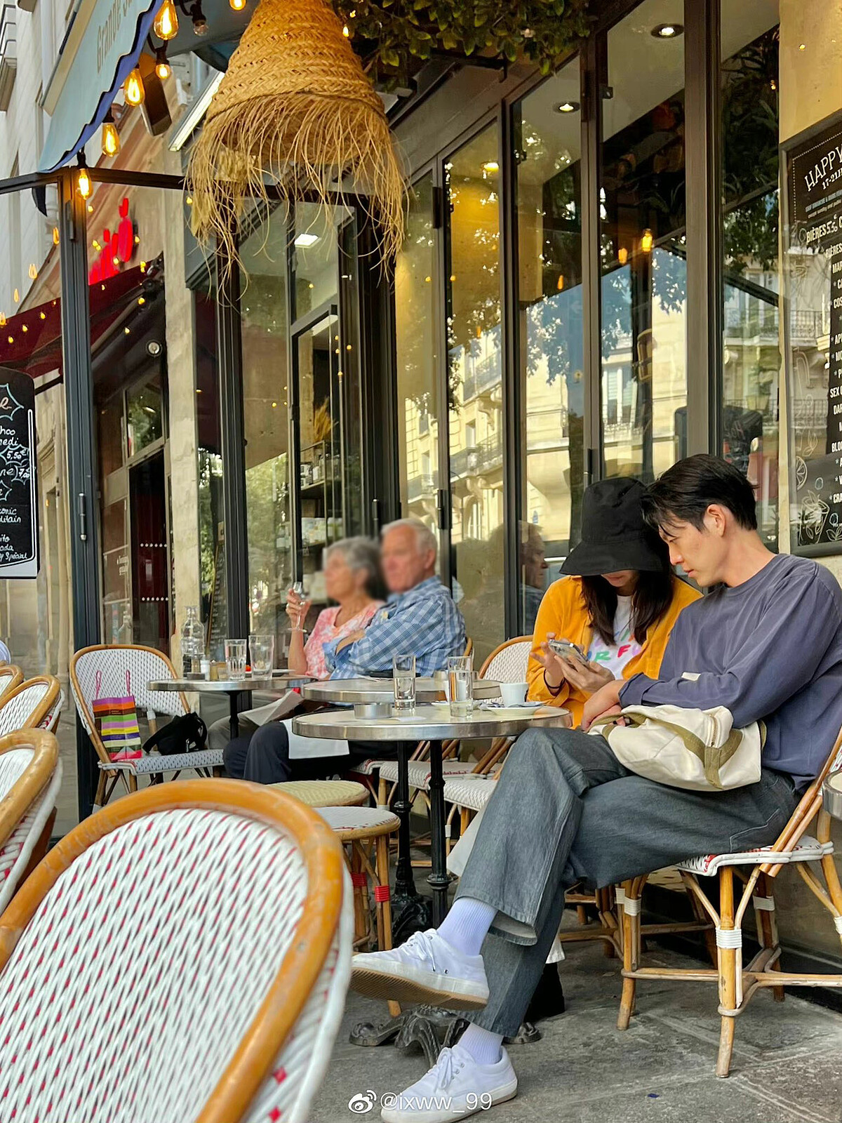 金宇彬與申敏兒同遊巴黎