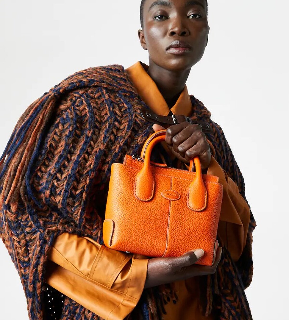 迷你Di Bag，NT$78,900／小號Di Bag，NT$87,700