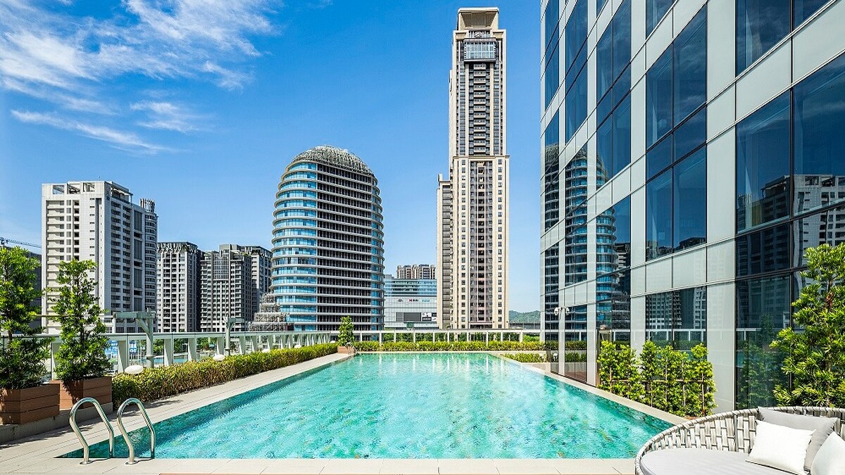 「新北新莊凱悅嘉軒酒店」戶外泳池