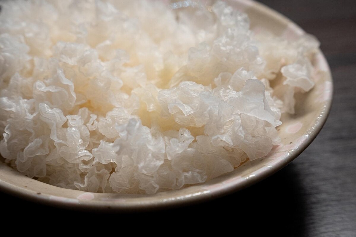 帶有茉莉花香氣的新鮮白木耳。