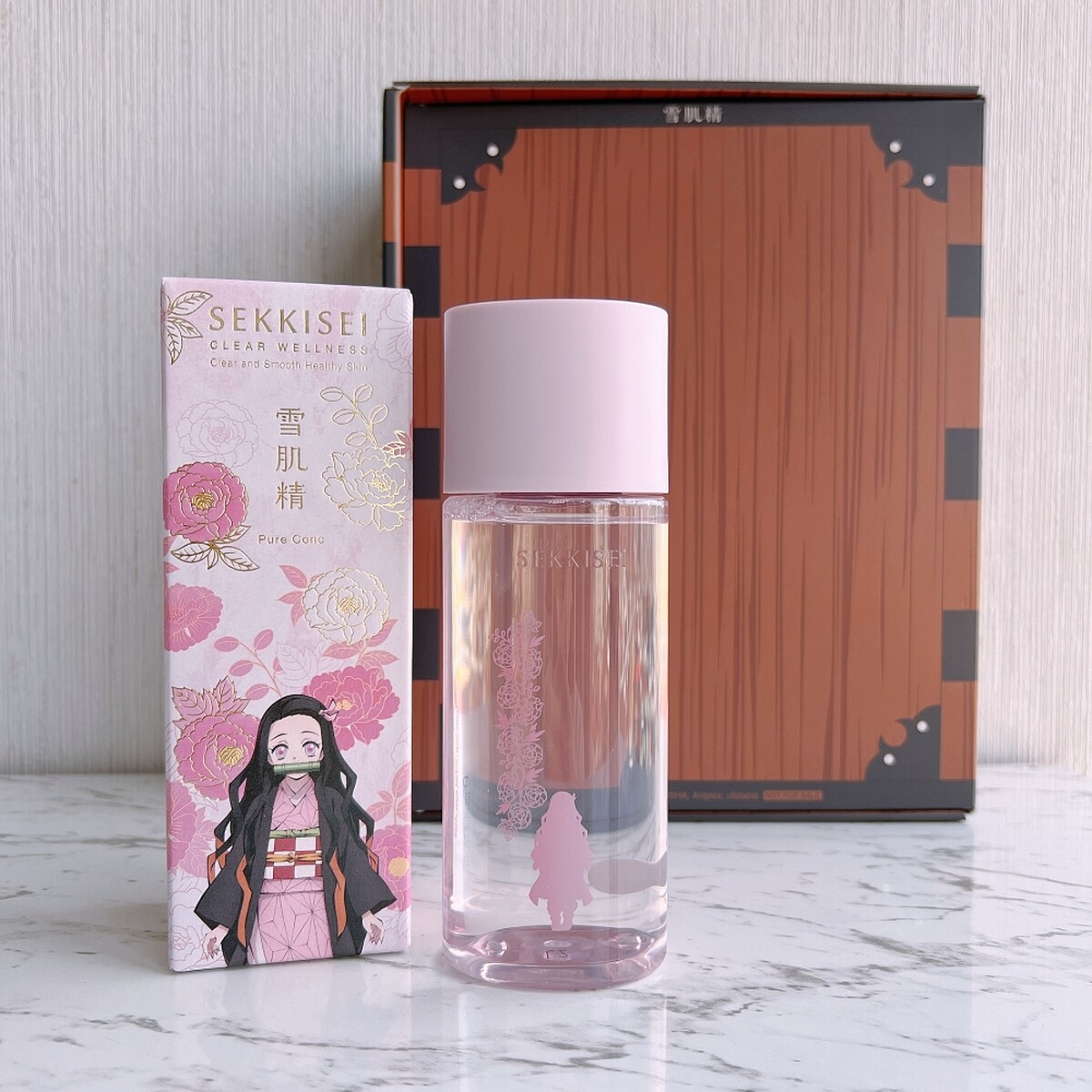 雪肌精&times;鬼滅之刃彌豆子木箱造型盒。