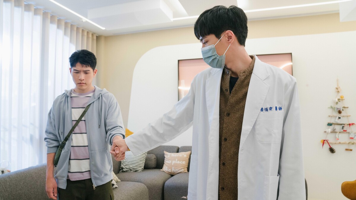 《我的牙想你》吳岳擎（左）劇中患有嚴重的看牙恐懼症，卻遇上霸道高冷的牙醫余晉