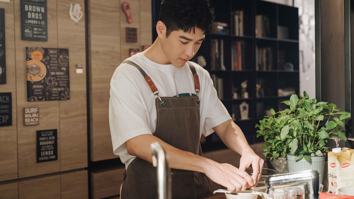 《我的牙想你》吳岳擎為戲學習切菜技巧與各式燉飯的作法