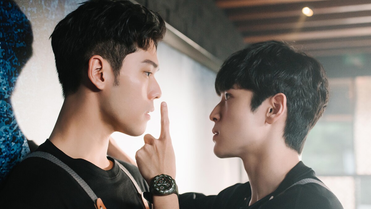 《我的牙想你》張豐豪（右）在預告中霸氣壁咚周予天