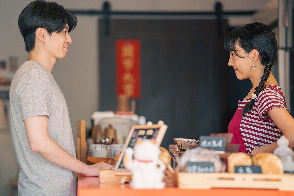 《你，敢不敢？》驚悚懸疑系列影集，侯彥西（左）在《平交道》單元飾演人夫，與新人林思廷有情感對手戲