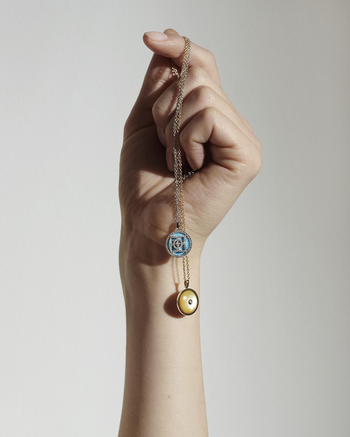 De Beers Enchanted Lotus 系列項鍊