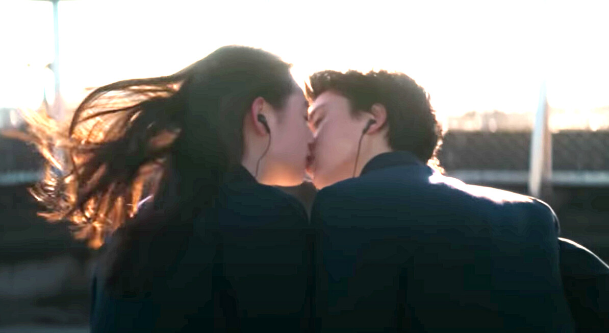 《First Love初戀》男女主角學生時期相遇