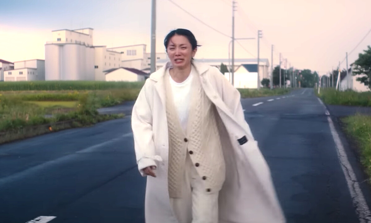 《First Love 初戀》由女性視角出發