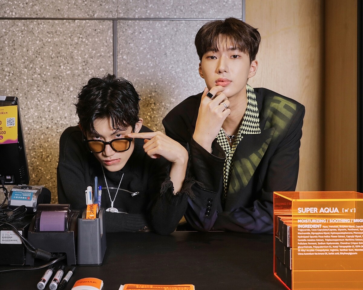 原子少年降臨Der ZÖMAR品牌概念快閃店,天王星金雲與唐立杰擔任一日店長。