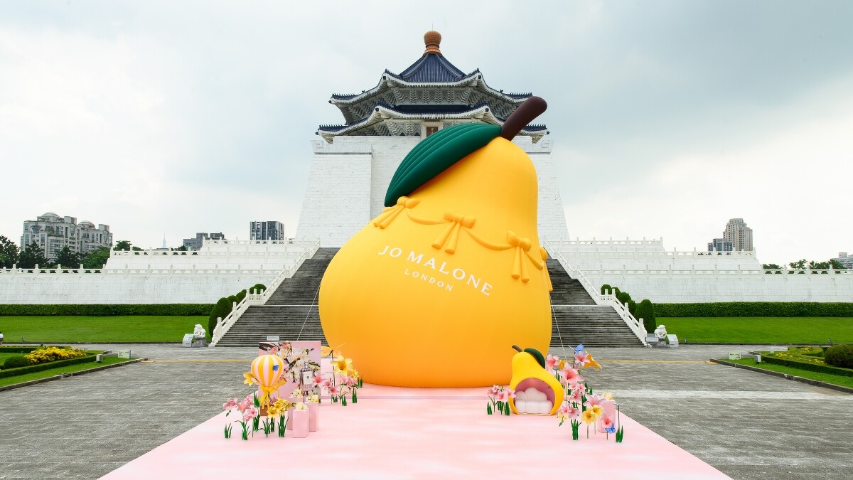 Jo Malone London 全球首座巨型英國梨造型裝置藝術。