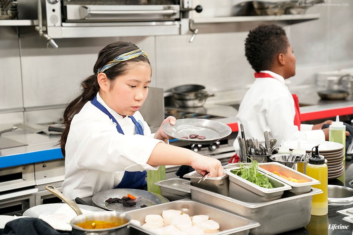 Liya 在分組團體比賽中展現沉著穩定的姿態。