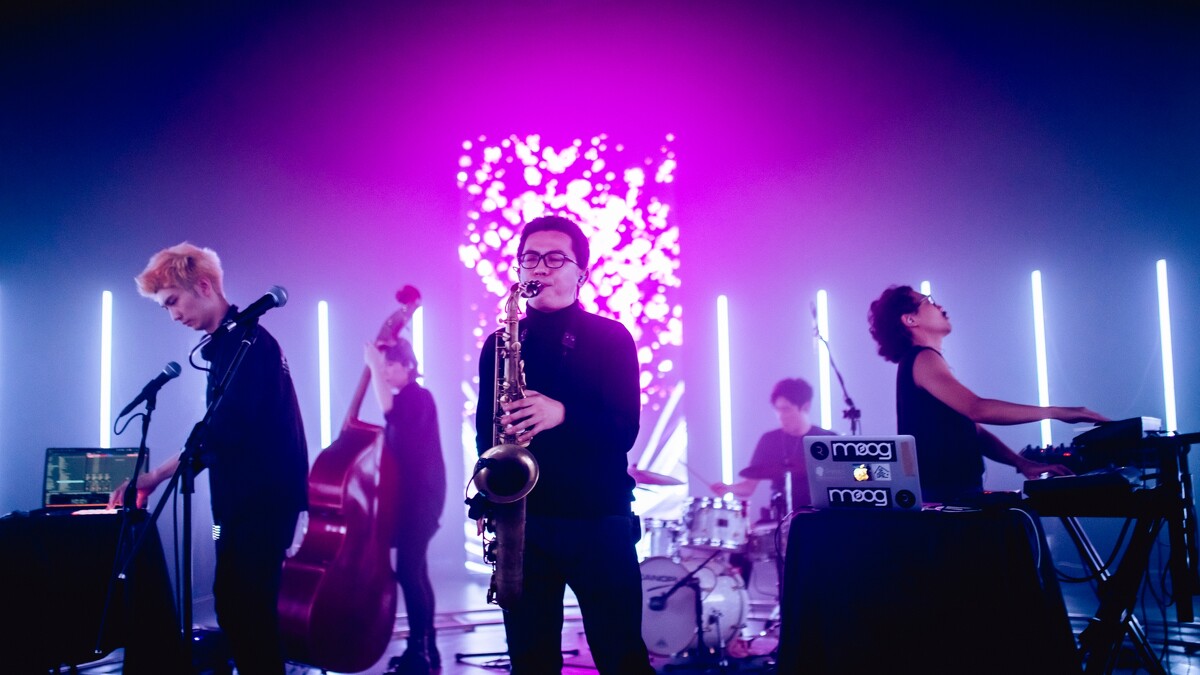 Bonfire 互動演出場，薩克斯風音樂製作人-謝明諺