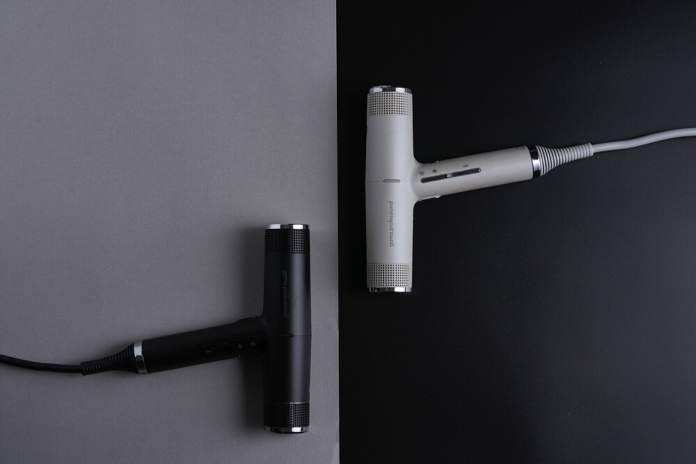 GAMA iQ Perfetto高效專業智能吹風機曜石黑與經典灰。