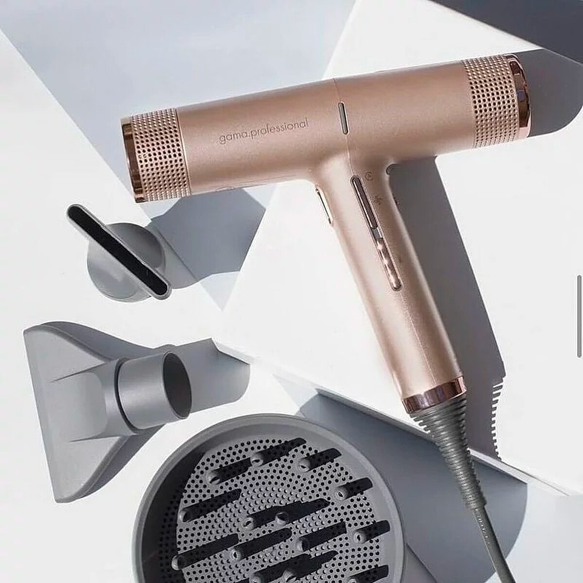 GAMA iQ Perfetto高效專業智能吹風機玫瑰金。