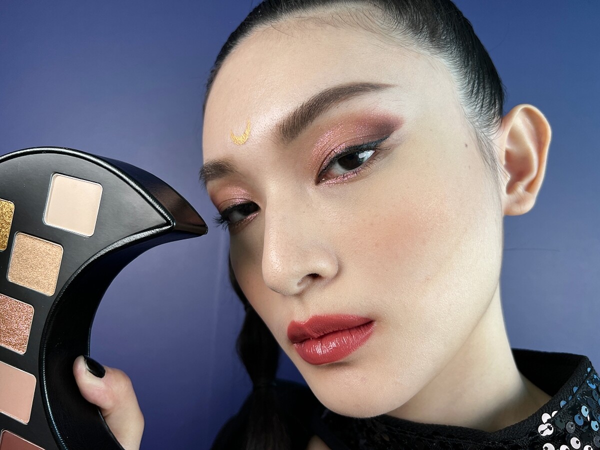 shu uemura植村秀x《美少女戰士Eternal》劇場版永恆月稜鏡6色眼影盤眼妝示範。