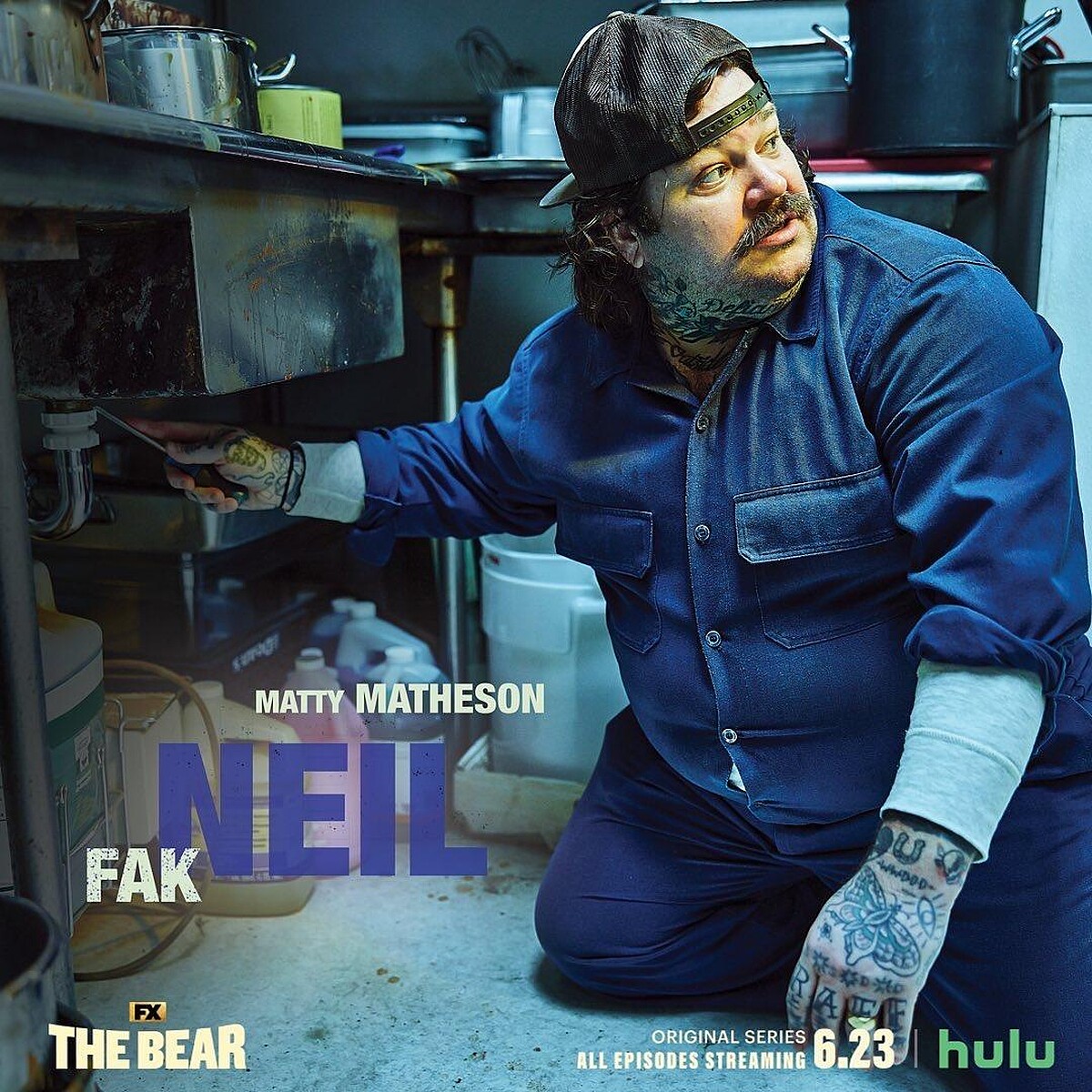 劇中飾演水管工 Neil 的 Matty Matheson 其實是位餐廳主廚。