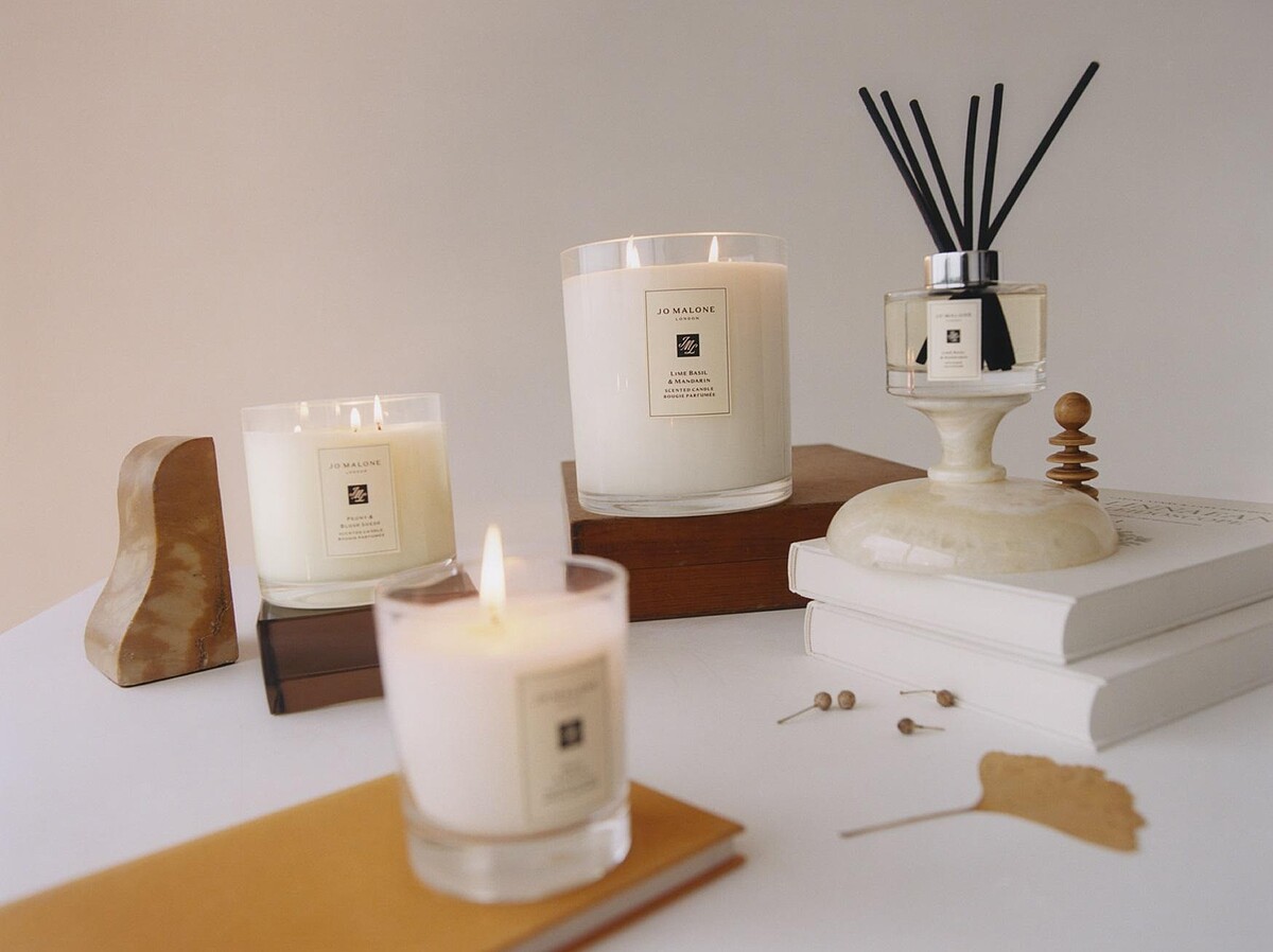 青檸羅勒與柑橘 香氛工藝蠟燭 200g NT2,700,藤枝擴香 165ml NT3,850