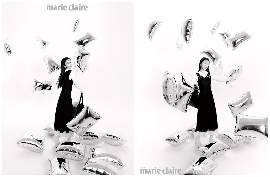 黑白連身洋裝、黑色垃圾袋造型束口包，both by Balenciaga。