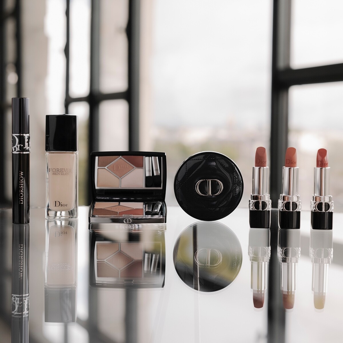 DIOR 2023春夏高級訂製系列時裝秀Jisoo妝容使用單品情境照。