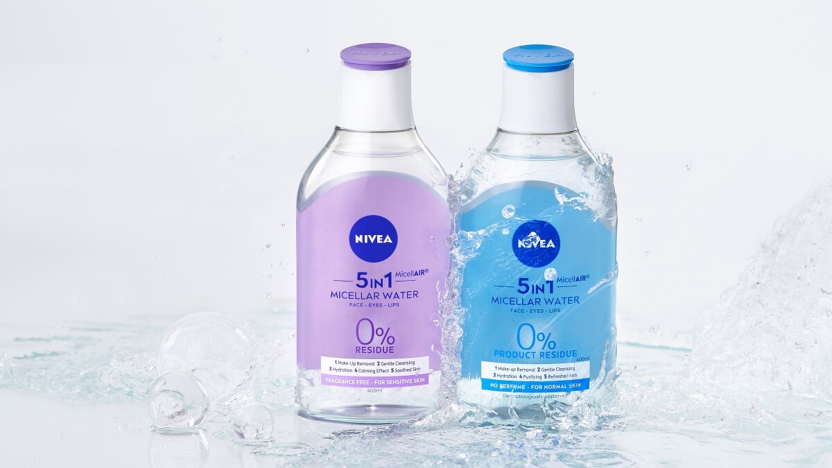 妮維雅B5養膚級精華卸妝水系列產品情境圖。