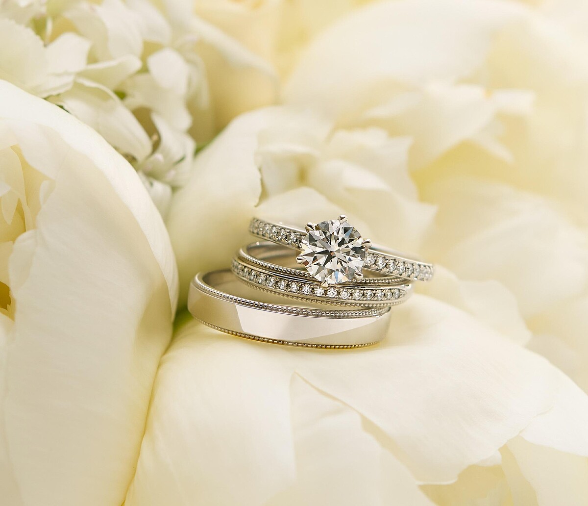 Coronare鉑金訂婚鑽戒、Frey 20 LD鉑金結婚對戒。