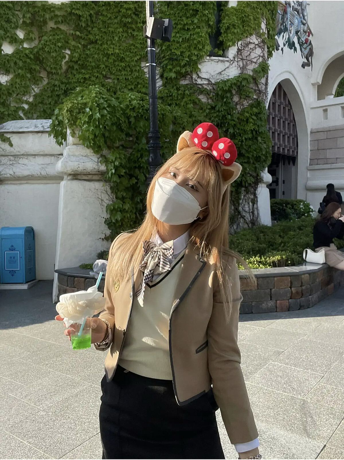 不妨也戴上園吉祥物的髮箍更有氛圍感（圖／@ruofan21） 