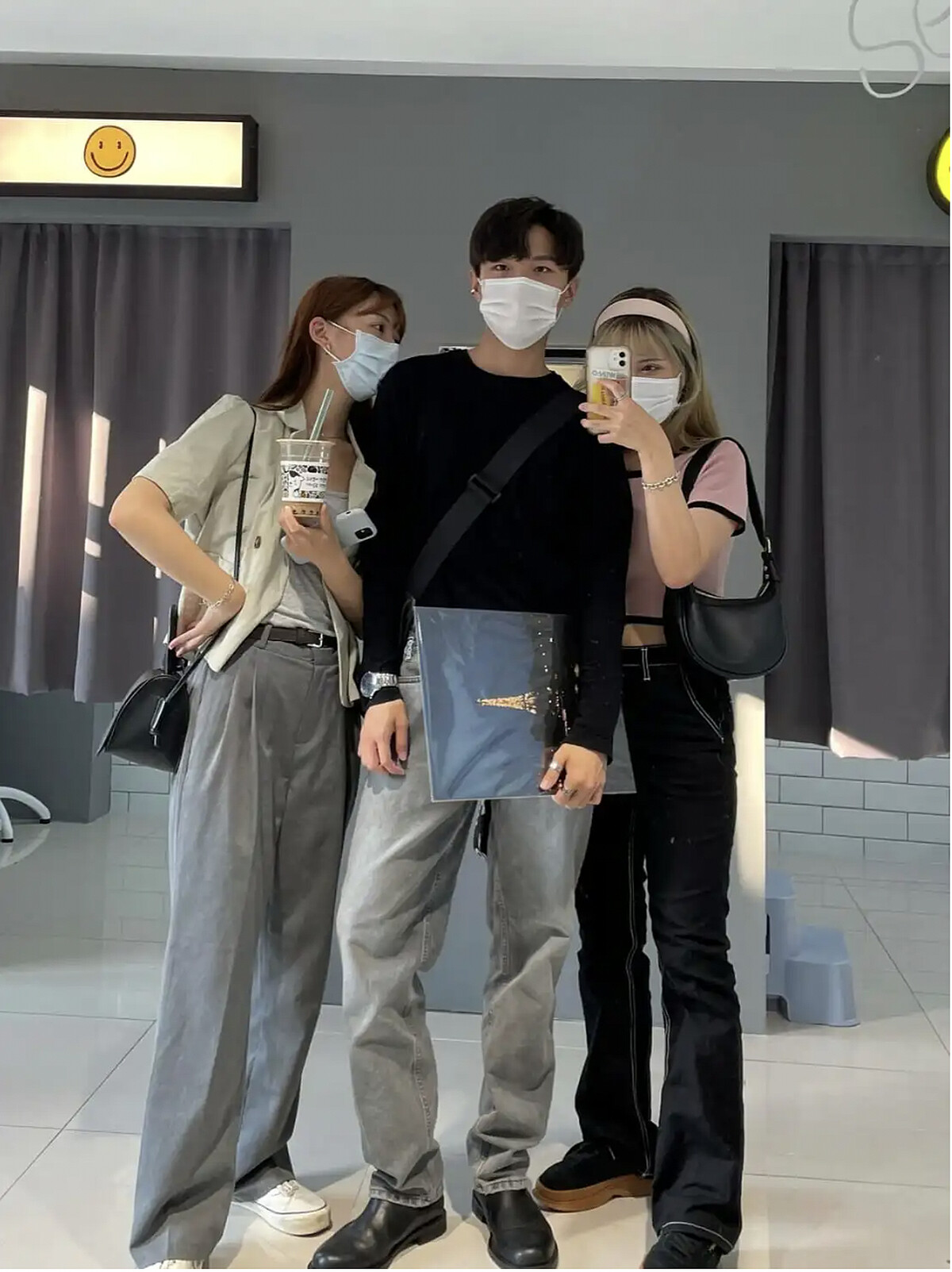 通常也都有全身鏡可以打理自己還有跟朋友拍全身照（圖／@ruofan21） 