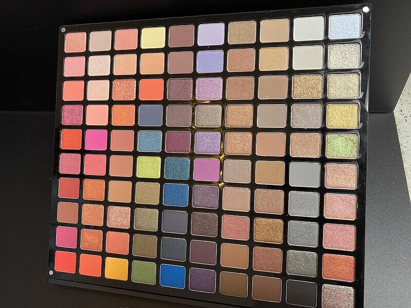 SHU UEMURA植村秀創藝無限眼影(共105色)，NT600