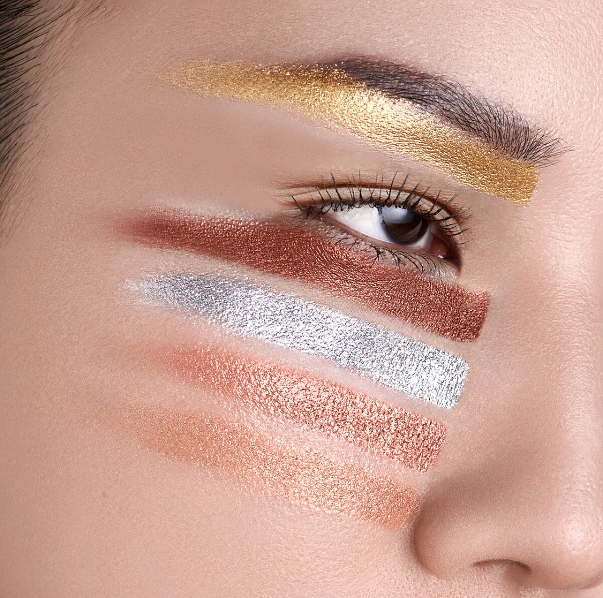 shu uemura植村秀創意無限眼影金屬蜜光顏色示意。