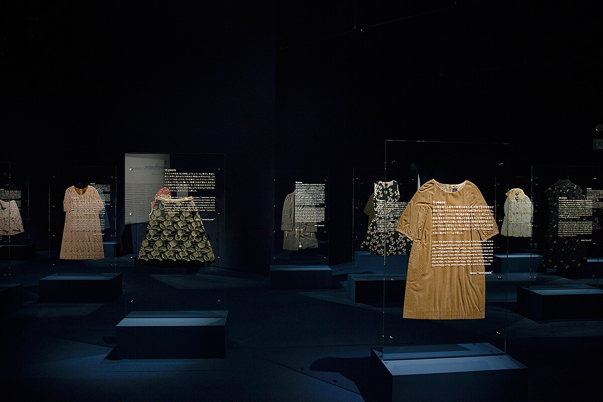 Photograph：L . A . TOMARI