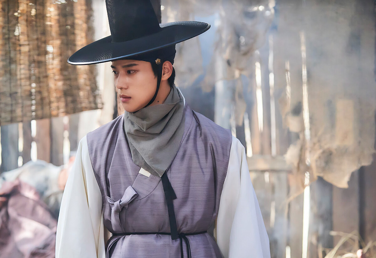 文相民 飾演 成枏大君