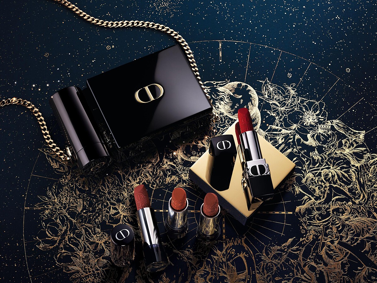 迪奧藍星唇膏黑曜珠寶盒-國際版，唇膏絲絨特霧「#965玫瑰漿果」、替換蕊心經典緞光「#奶茶裸棕」、絲絨特霧「#913煙燻紫羅蘭」、絲絨特霧「#674午夜玫瑰」，NT8100