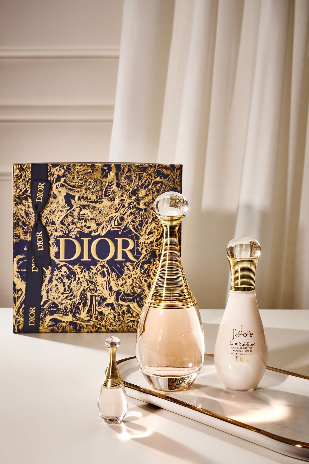 J'adore香氛100ml+金萃潤澤身體乳75ml+J'adore香氛5ml，NT.7,150。