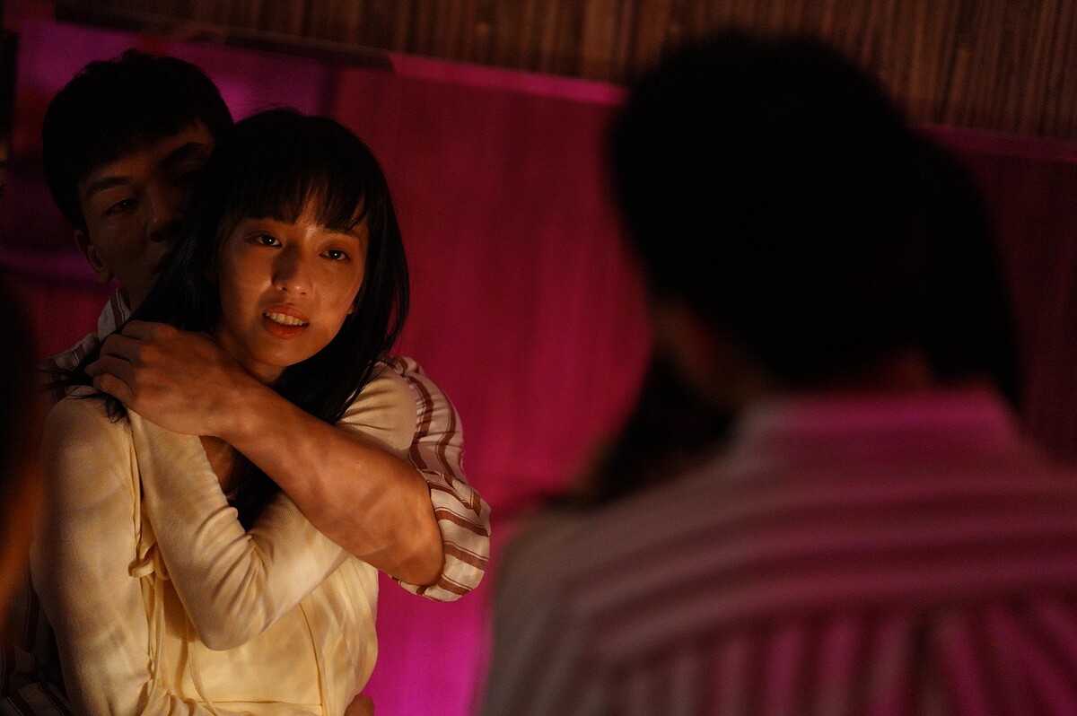 王渝萱大膽台詞「你會永遠ｘ我嗎？」引熱議，左為張洛偍