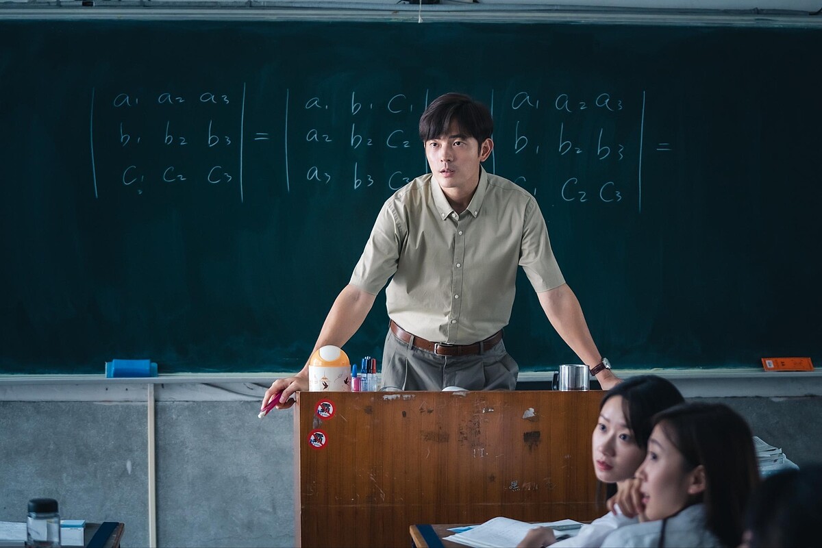 宥勝首次演繹數學老師，電影裡需要真實教出數學公式，笑說數學一點都沒難倒