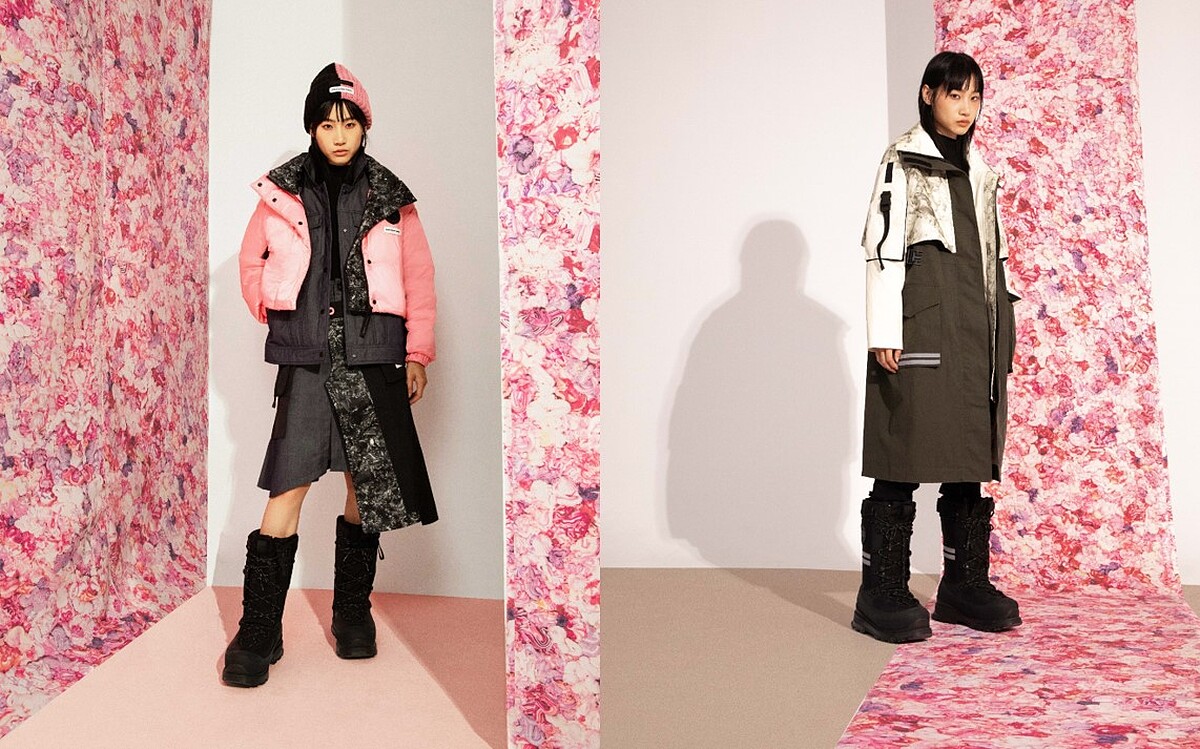 (左)Arctic Cashmere跳色羊毛帽、Mercer Down Jacket解構式短羽絨夾克(科技絢彩粉)、Bedford Skirt不規則造型裙(科技絢彩粉色)、Snow Mantra雪靴(右) Carnaby Trench長風衣(絢麗白)、黑色運動褲、Snow Mantra雪靴。