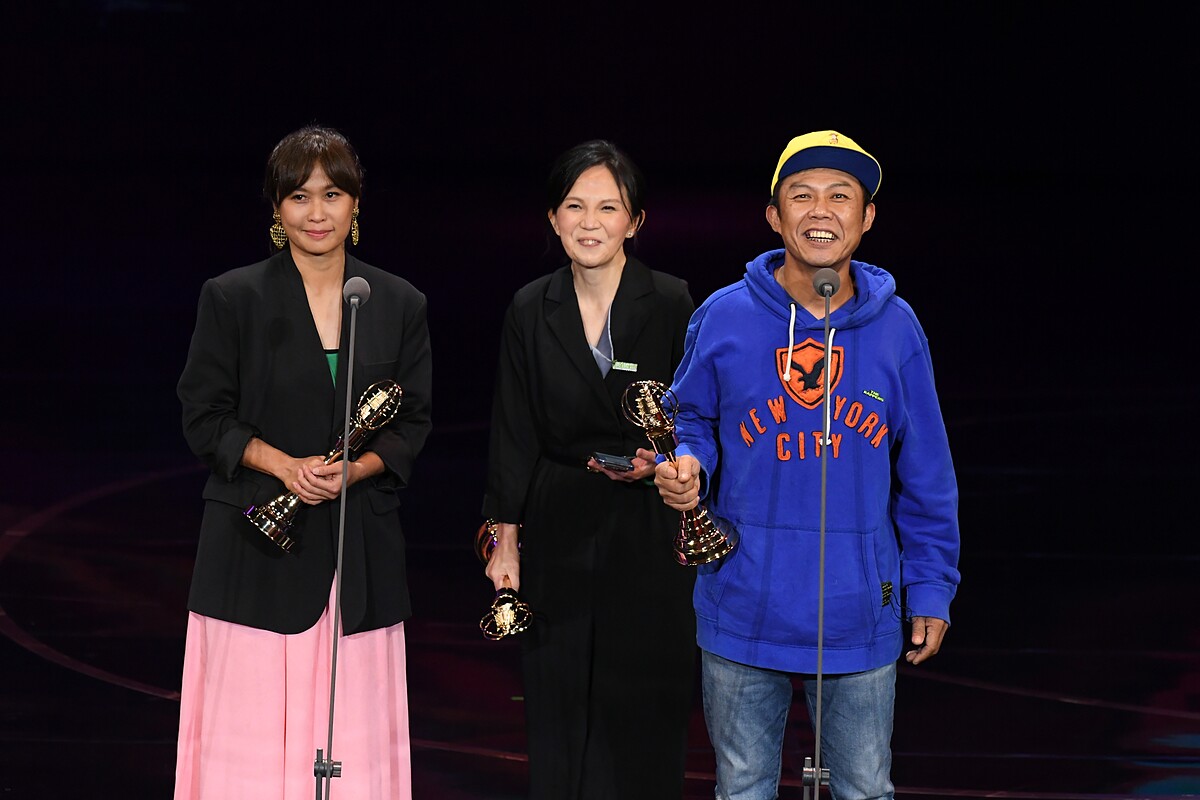 2022金鐘獎「一般節目類燈光獎」張家銘(代領)、王文楓(代領)、李智偉／大嘻哈時代（製作單位：聯鑫行銷股份有限公司／三立電視股份有限公司／好看娛樂製作股份有限公司）