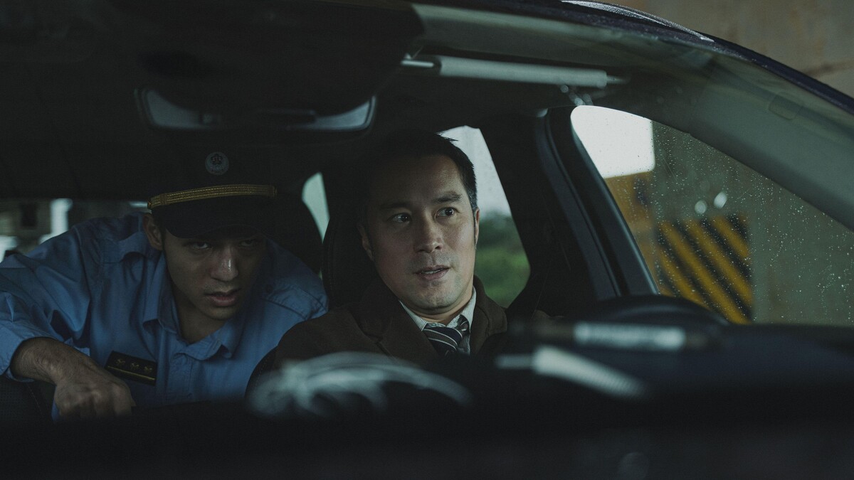 威視電影《罪後真相》張孝全與陳昊森兩人新片齊顛覆形象，陳昊森變身通緝犯挾持飾演新聞名嘴的張孝全