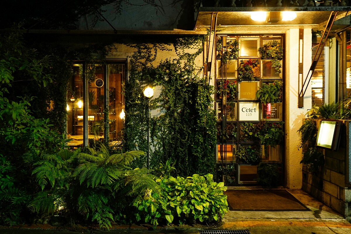 「C&rsquo;elet 115 wine & champagne」香檳紅酒吧就位於初衣食午原址。