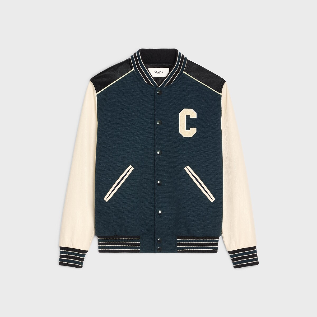 CELINE 羊毛寬鬆外套，NT110,000。