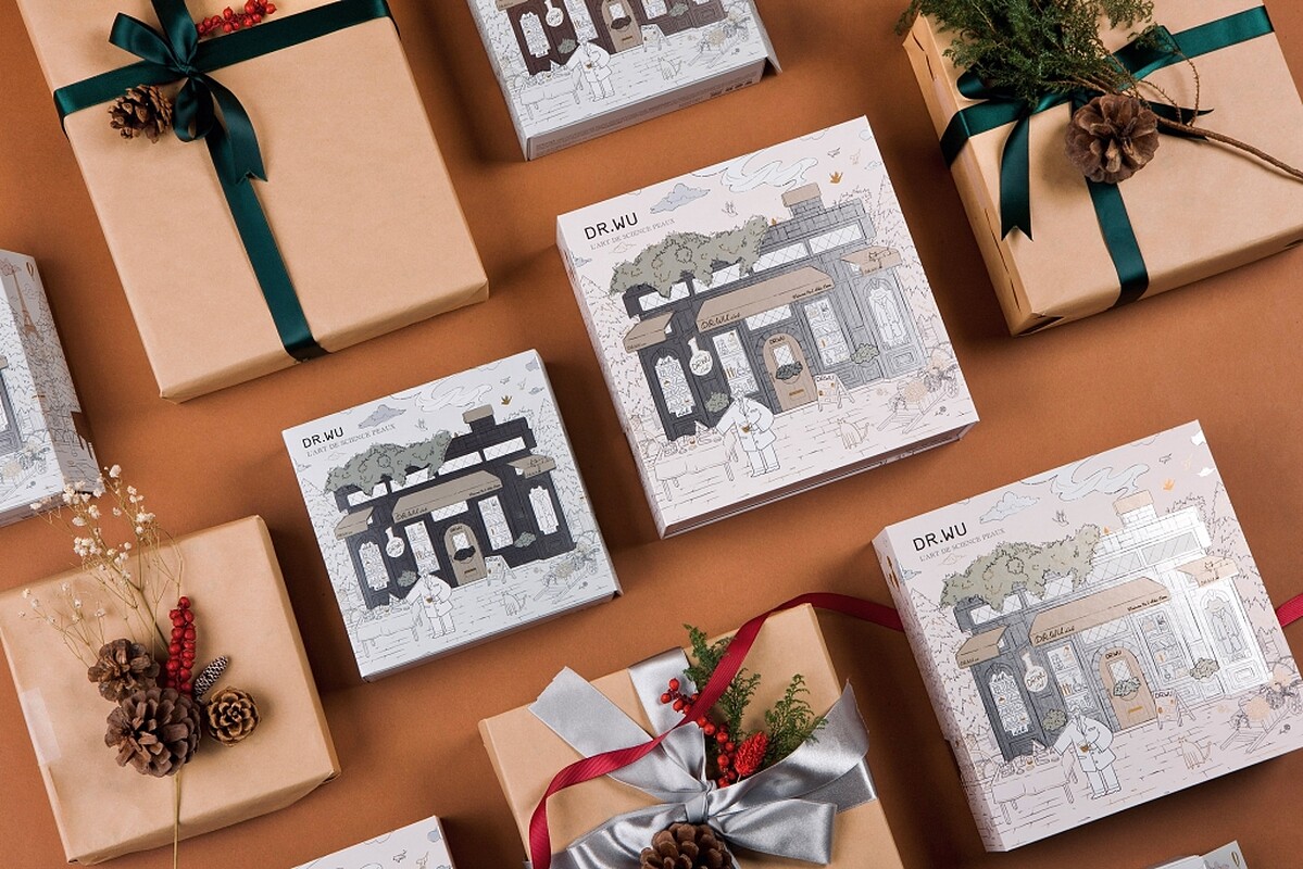 DR.WU「波街16號&bull;肌密實驗室」節慶倒數月曆以細膩的插畫線條詮釋法式肌密實驗室。