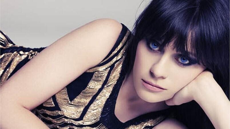 封面人物：Zooey Deschanel 柔依黛絲香奈釋放碧藍色眼眸魅力！
