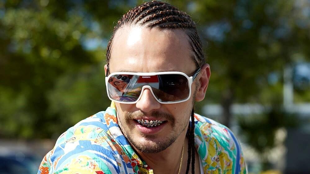 詹姆斯法蘭科《放浪青春》轉性扮叛逆饒舌歌手 放肆挑戰道德底線