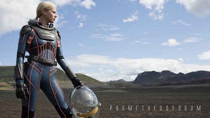 《普羅米修斯》降落倫敦！ 莎莉賽隆挑戰紅毯最美皇后