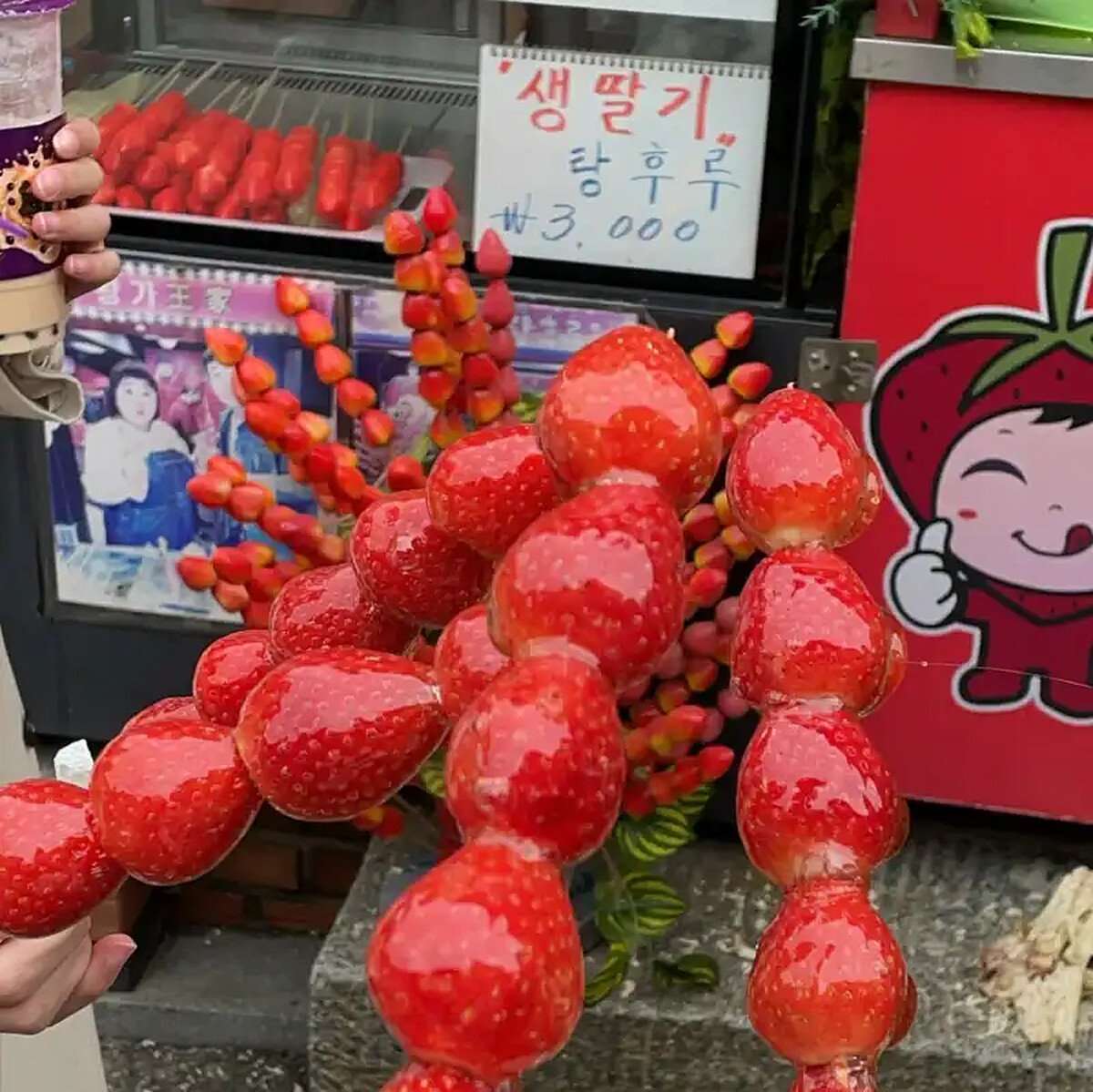 在路上也可以看到糖葫蘆（圖／@ruofan21）