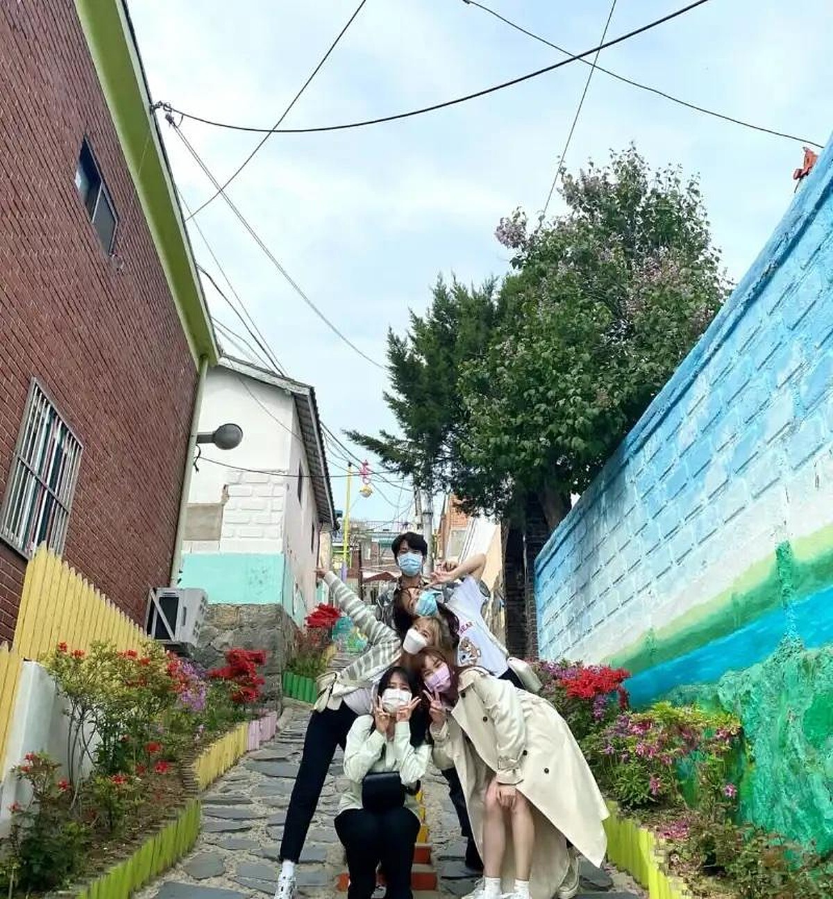 和朋友一起耍童心（圖／@ruofan21）