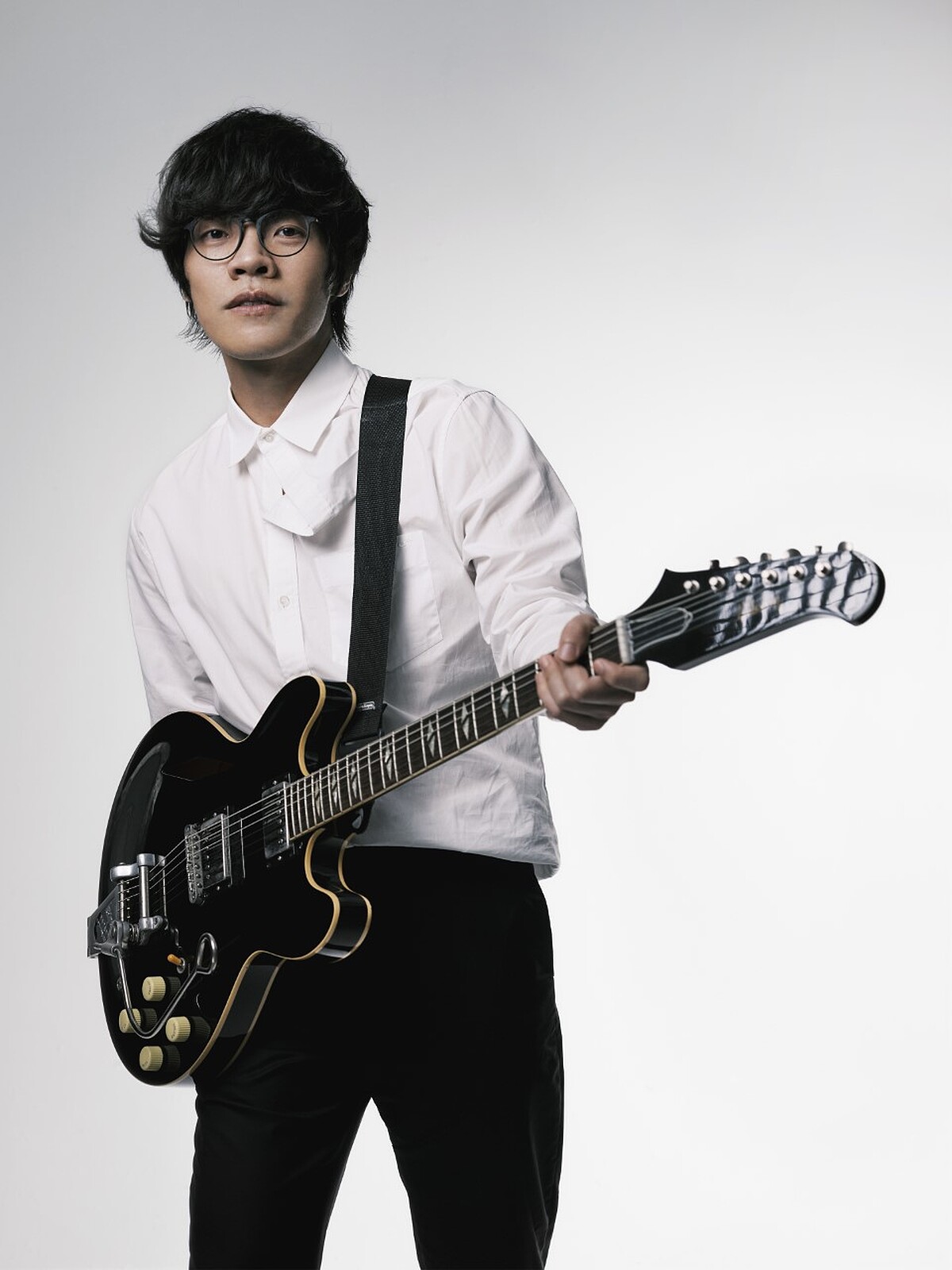 盧廣仲曾在池上秋收時分的金黃稻田中演出，留下美好印象。